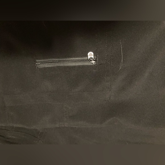 👚(bundle 4 items w/👚for $16) NWOT Black nurses uniform top - Picture 5 of 8